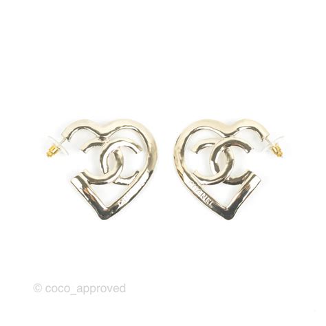 chanel 22p cc heart hoop earrings gold tone|Chanel earrings online.